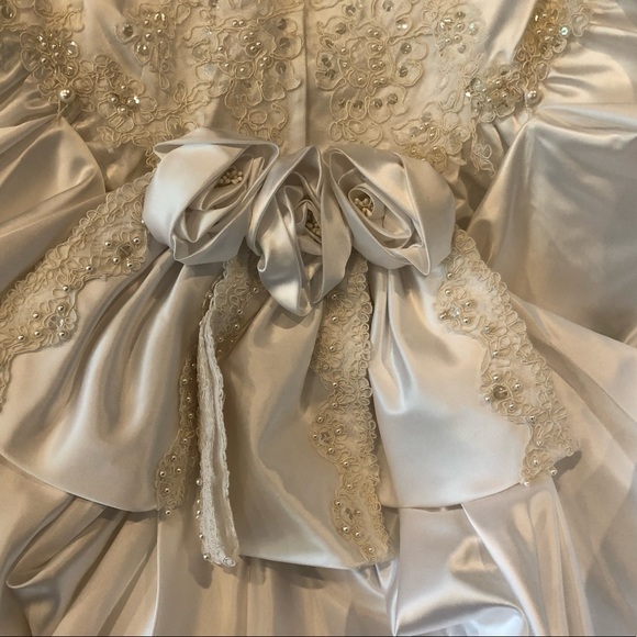 Vintage Wedding Dress - Picture 7 of 12